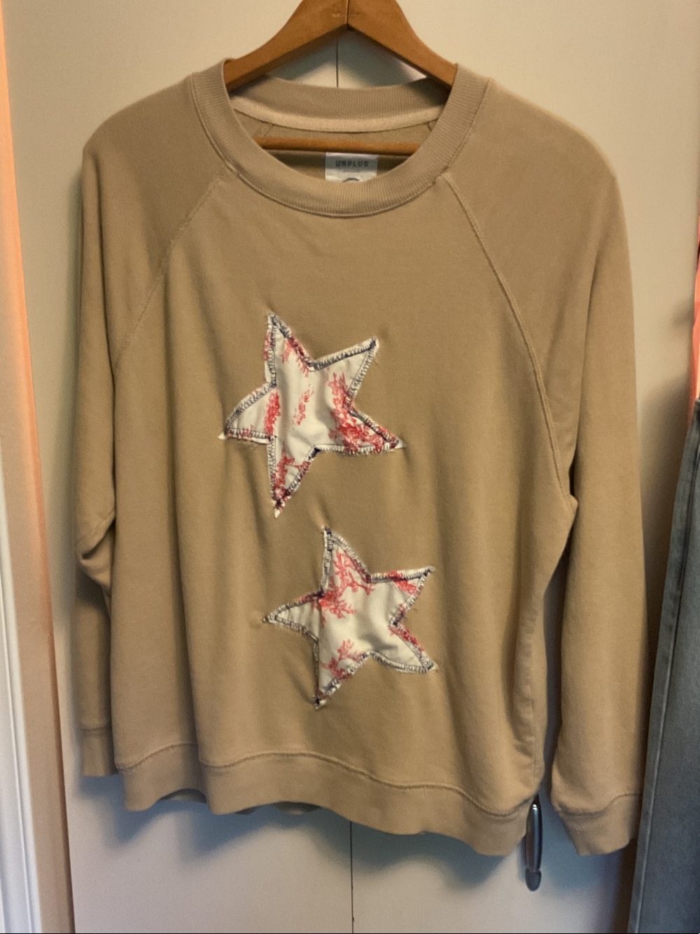 funk.u.self  Beige Crewneck Sweatshirt with Star Appliqués on front/sleeve ptp23